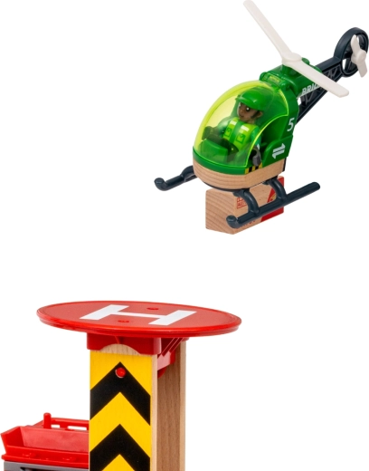 Helipuerto con helicóptero para transporte rápido