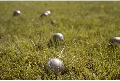 Juego al aire libre para césped y superficies duras