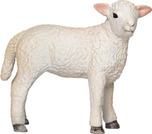 Adorable figura de un corderito de pie