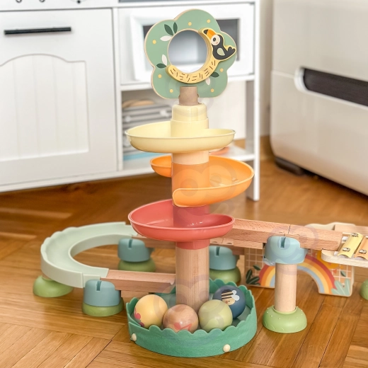 Torre en espiral y descenso fluido