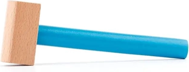 Martillo adaptado a las manos de los niños