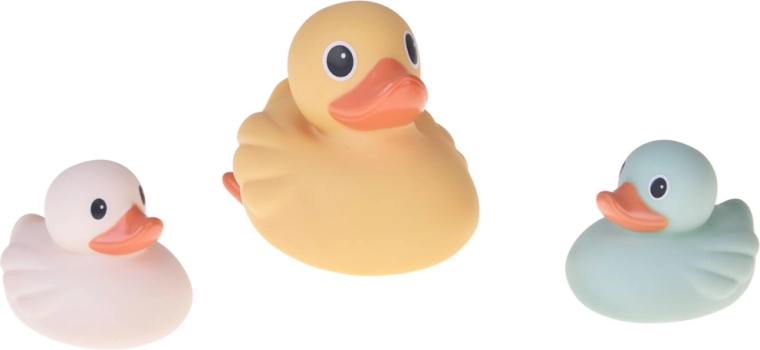 Diversión en el baño con patitos
