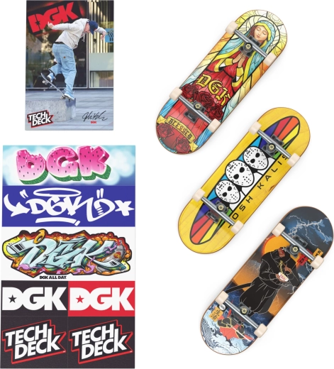 Tres fingerboards DGK listos para hacer trucos