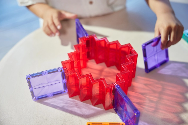 Unión magnética firme y formas 3D estables