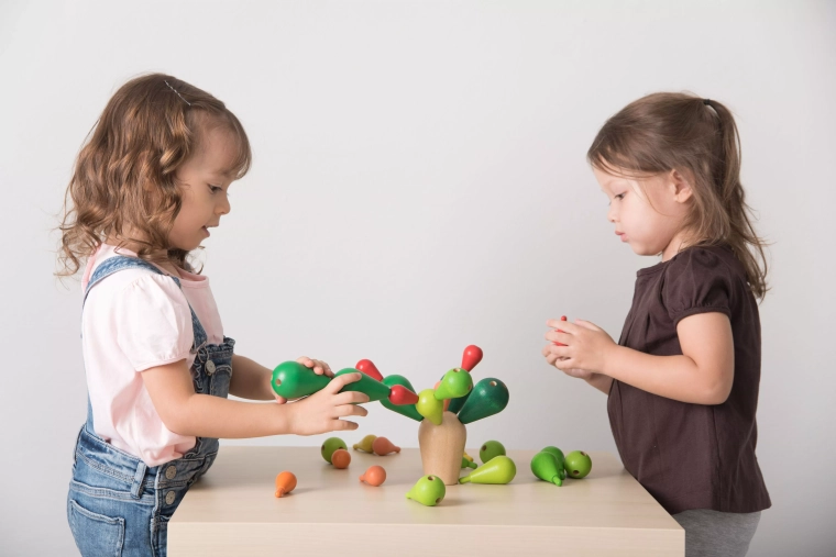 Juego estratégico de equilibrio para 1–4 jugadores