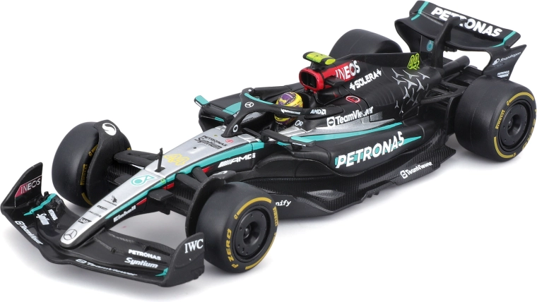 Modelo Bburago F1 Mercedes-AMG F1 W15 1:43 con piloto en vitrina