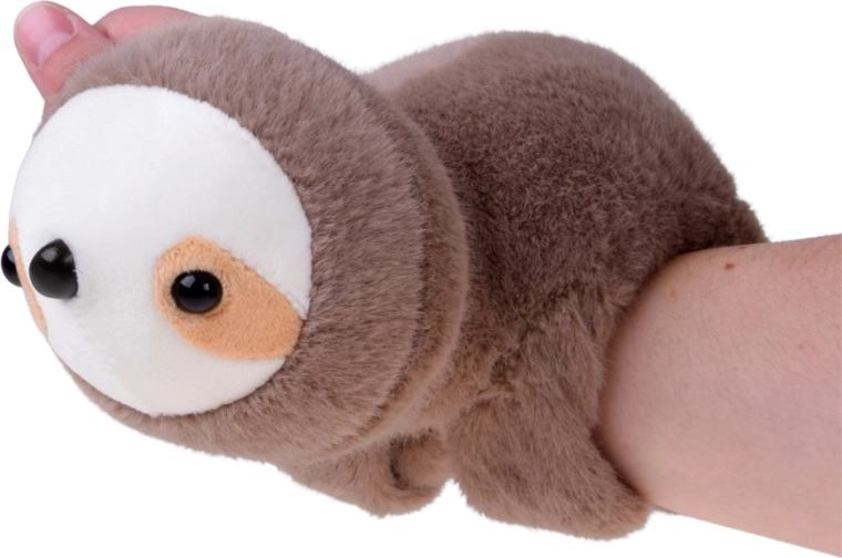 Peluche que abraza la mano