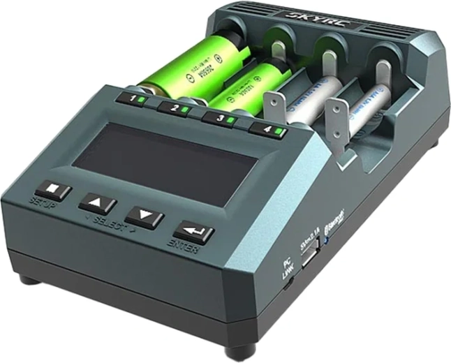 Cargador SkyRC MC3000 para baterías AA y AAA