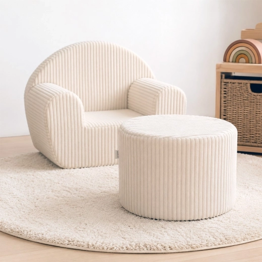 Funciona genial como reposapiés y asiento bajo