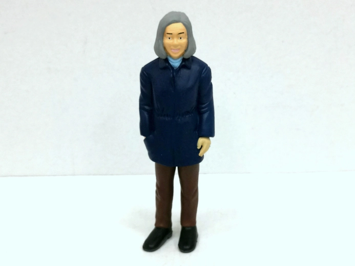 Figura de hombre con chaqueta 12,6 cm