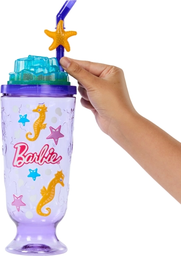 Vaso con pajita como accesorio divertido