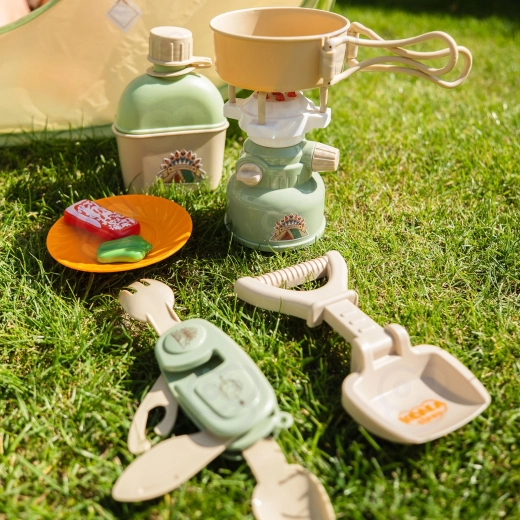 Equipamiento de camping para un juego realista