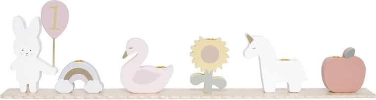 Figuritas de madera en tonos pastel para una mesa festiva