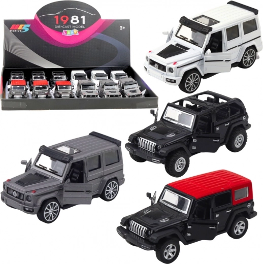 Modelo de SUV todoterreno metálico con tracción de retroceso (pull-back) y puertas abatibles 1:36
