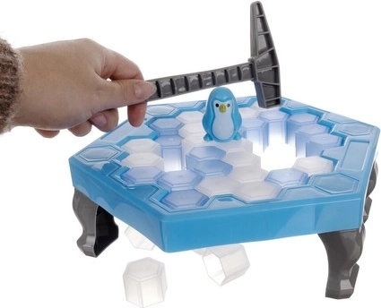 Emocionante juego de destreza: golpea el hielo, pero no tires al pingüino