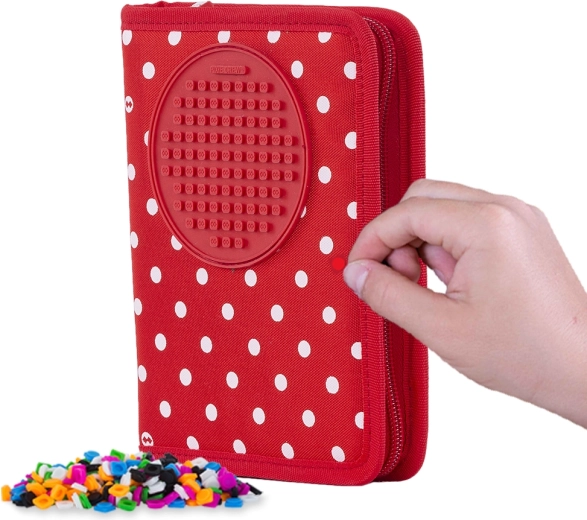 Estuche escolar de un compartimento PIXIE CREW rojo con puntos blancos