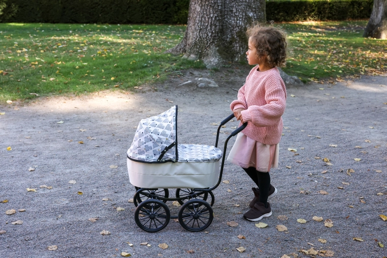 Cochecito estable para paseos al aire libre