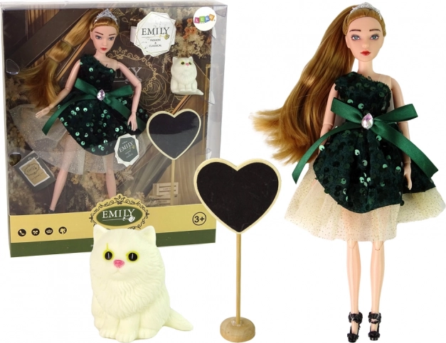 Muñeca Emily con gatito blanco y corazón de madera