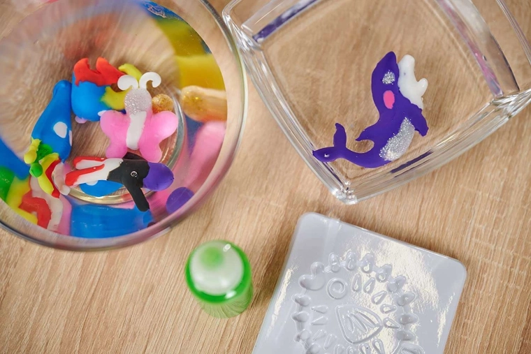 Transformación instantánea en agua en figuras 3D