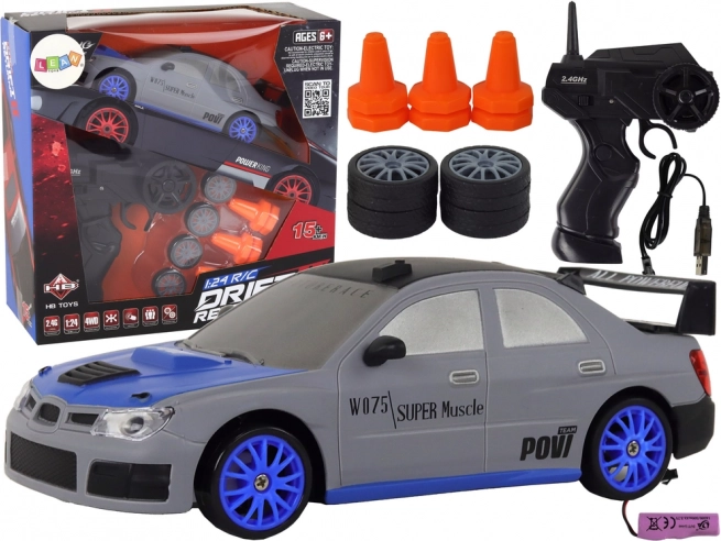 Coche deportivo RC 1:24 con ruedas intercambiables – Gris