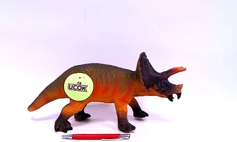Dinosaurio suave Triceratops con sonido