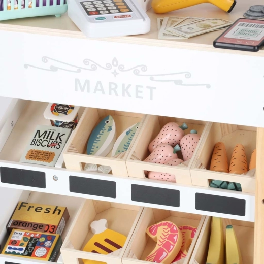 Accesorios abundantes y cajas de almacenamiento para mantener el orden