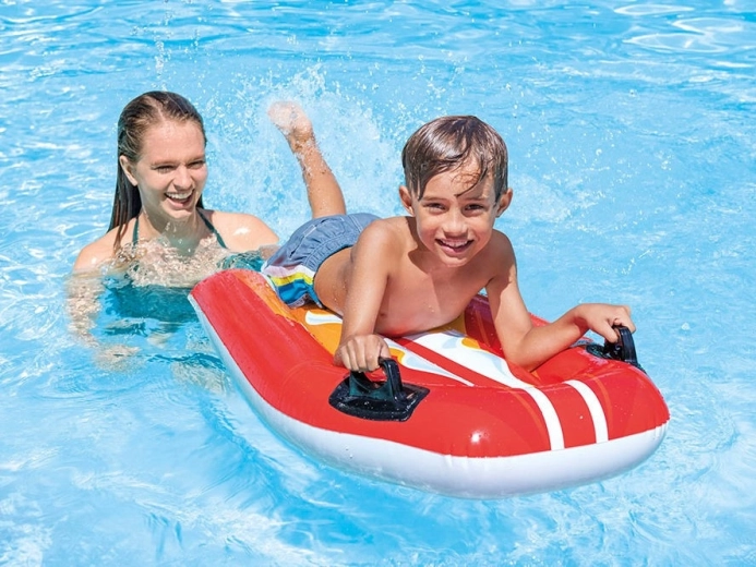 Diversión en la piscina para niños a partir de 6 años