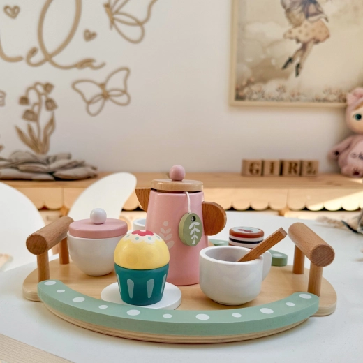 Juego de té infantil en tonos pastel