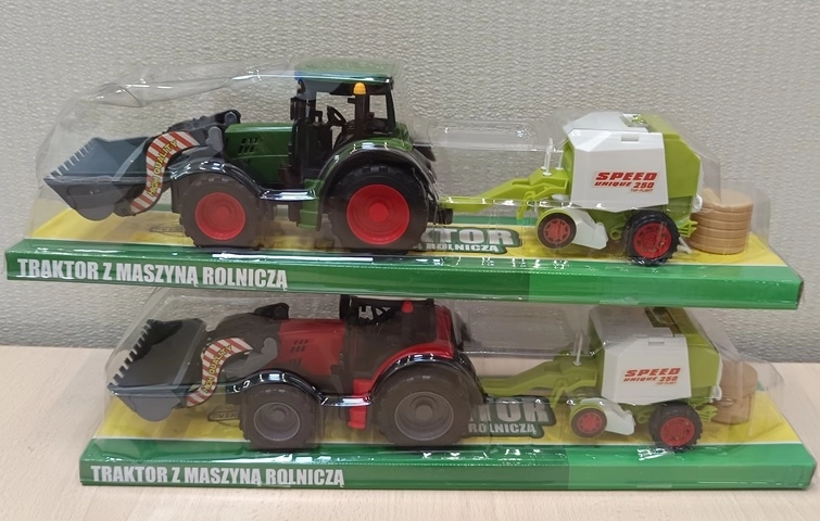 Tractor con máquina agrícola