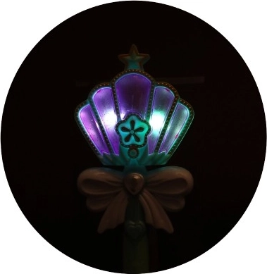 Varita mágica con efectos de luz y melodías