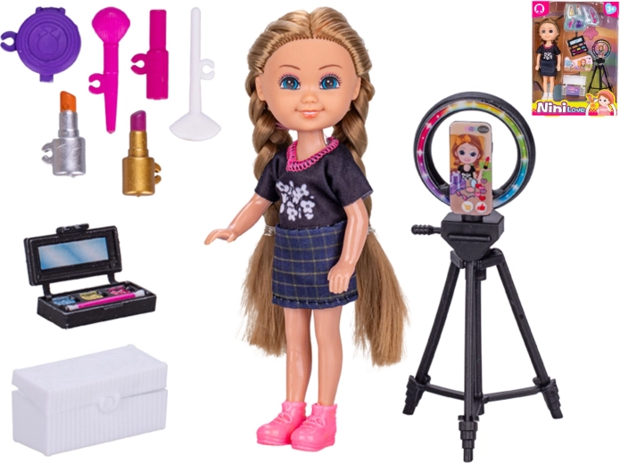 Muñeca influencer de 14 cm con accesorios