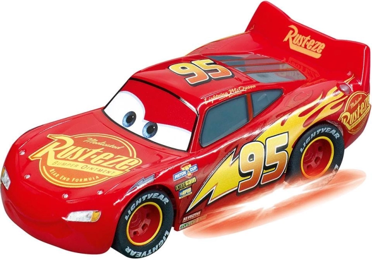 Dos héroes de CARS: McQueen y Jackson Storm