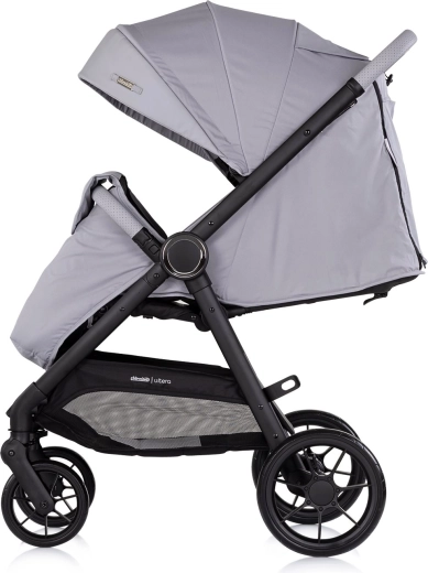 Capota grande y equipamiento práctico para paseos