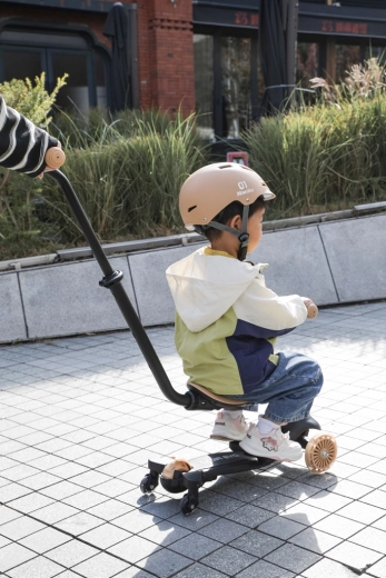 3 en 1: con asiento, con manillar parental y como patinete