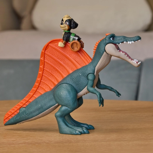 Rex se desliza por la espalda