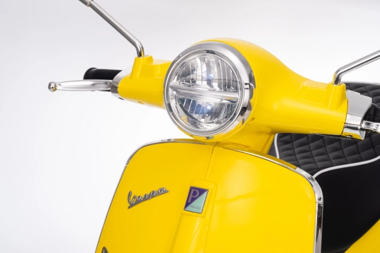 Scooter eléctrico infantil VESPA ROMA – amarillo