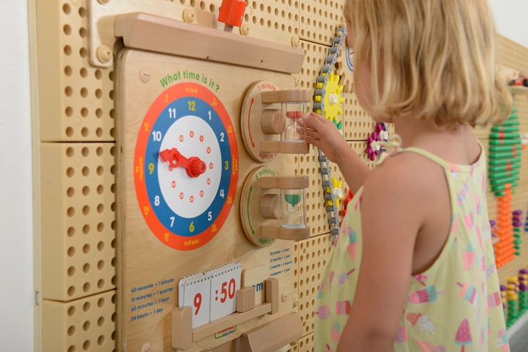 Montaje en pared y compatibilidad con Masterkidz Flex