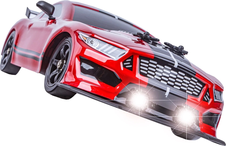 Luces LED y carrocería deportiva estilo Mustang