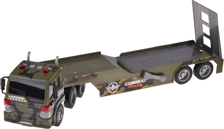 Camión de transporte con remolque desmontable y rampa