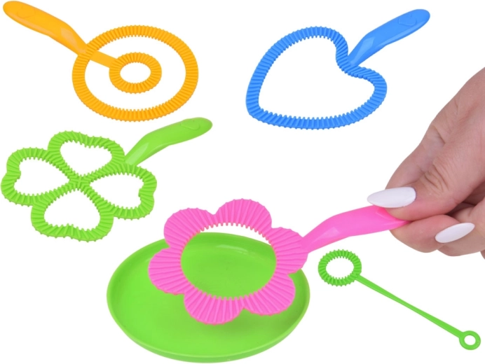 Distintas formas de aros para pompas pequeñas y grandes