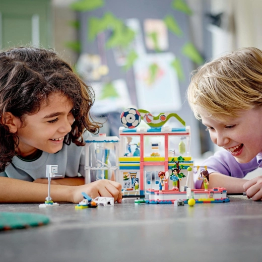 Construcción con LEGO Builder y el mundo de Heartlake City