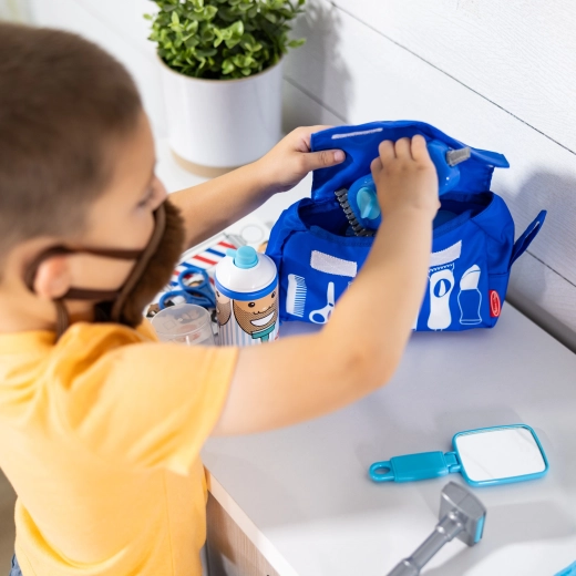 Todo para jugar a la barbería en una sola bolsa