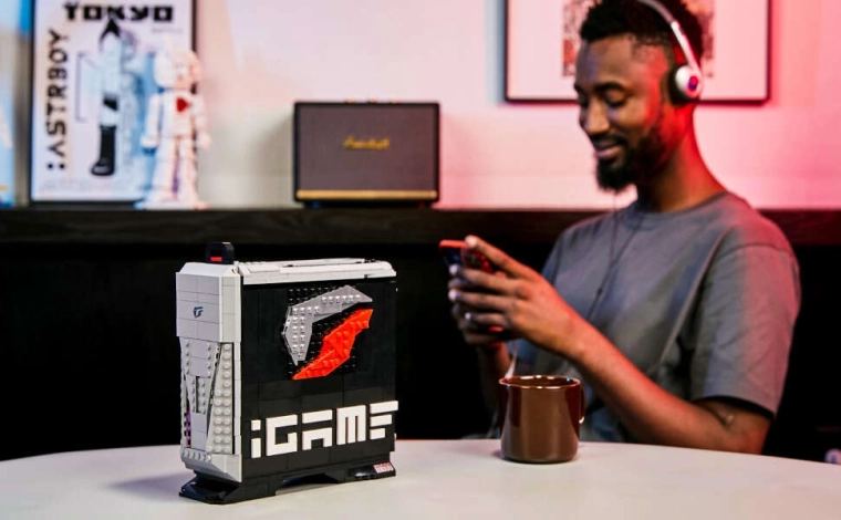 Decoración de vitrina con estilo para tu setup gaming