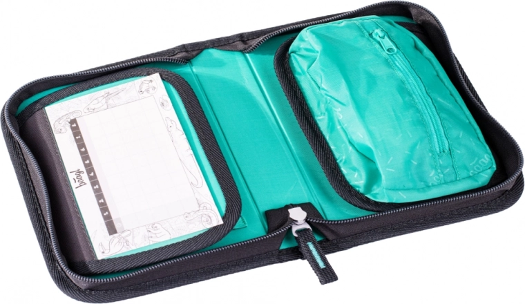 Bolsillo para pequeños objetos y ventana para el horario