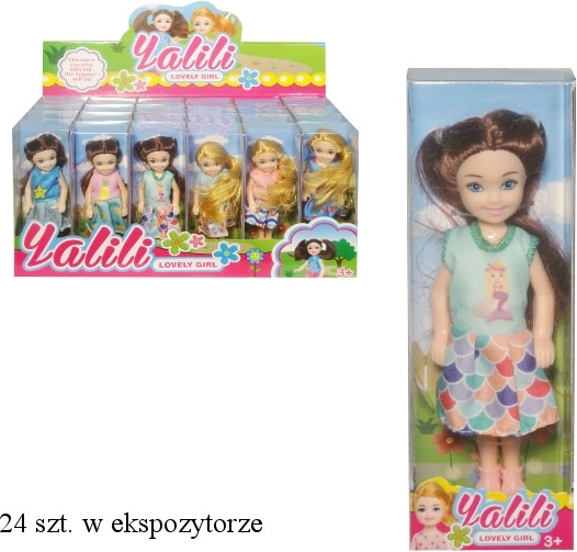 Mini muñeca con diferentes outfits