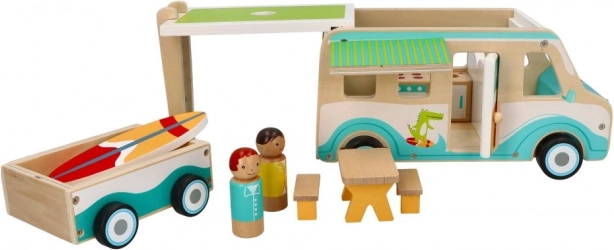 Caravana de madera con remolque y accesorios
