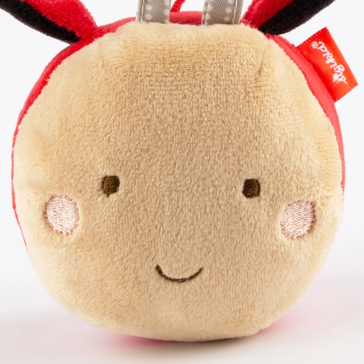 Peluche suave, distintas texturas y carita bordada