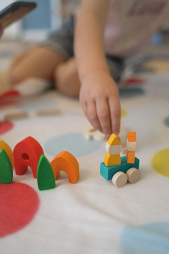 My little village – set de construcción de madera goki Evolution