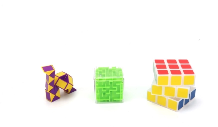 Set de rompecabezas mentales: serpiente, cubo y laberinto