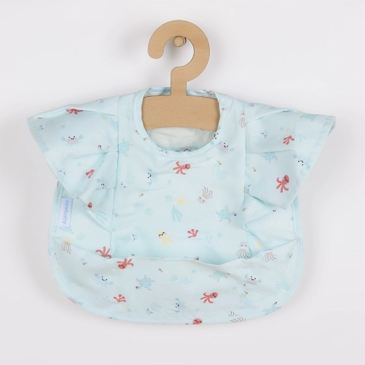 Babero infantil de lujo con volantes New Baby 35 × 27 cm